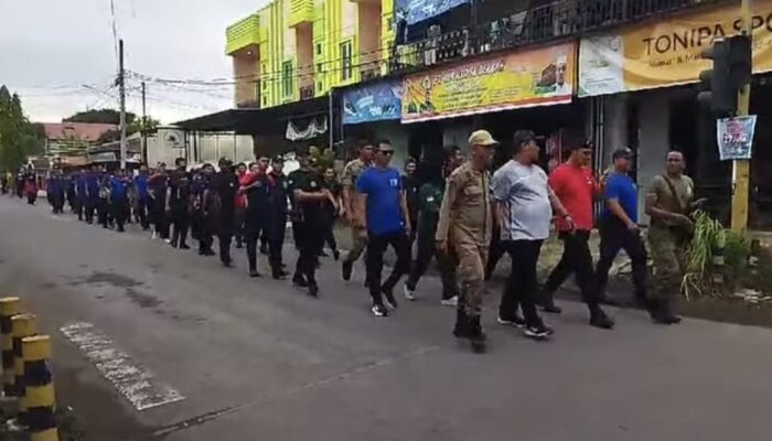 Ratusan Personel Satpol PP Damkar Aksi Longmarch di Bulukumba, Ternyata Program Diet